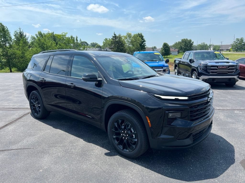 2026 Chevrolet Traverse LT in Mosaic Black Metallic — front three-quarter view